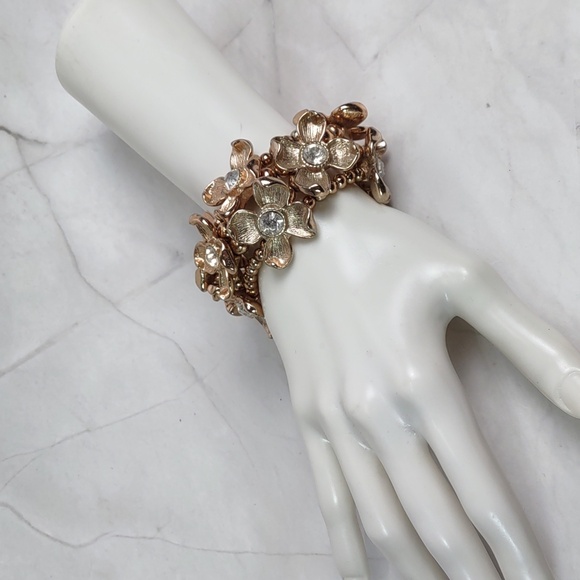 Natasha Rose Gold Dogwood Flower Stretch Bracelet - Picture 2 of 5